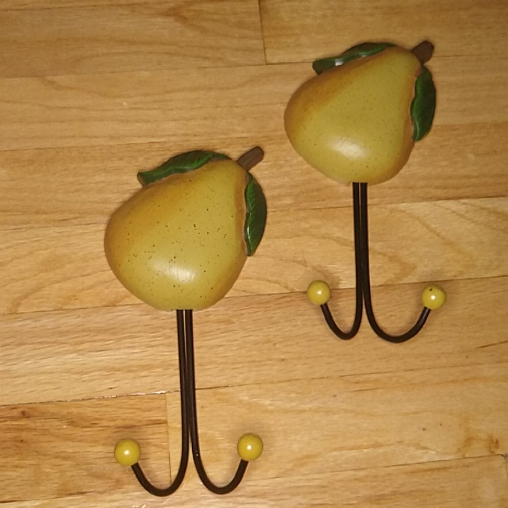 Wooden pear hook set